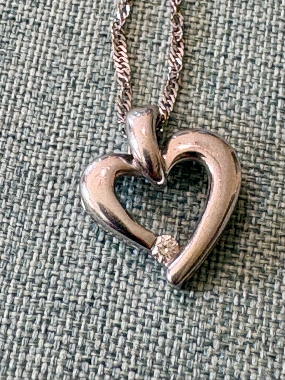 14K white gold heart necklace w/ small diamond, 10k white gold chain